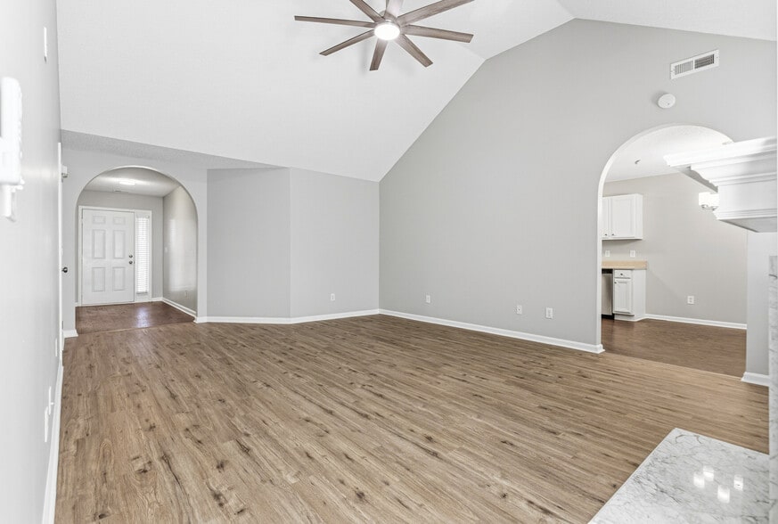 Building Photo - 5547 Matt Aaron Ln