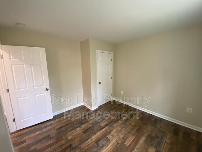 Building Photo - 114-116 Loch Lane Drive Apt 5