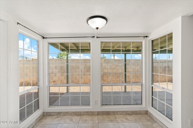 Building Photo - 8037 N 40th Ave