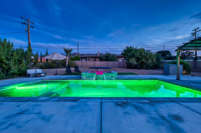 Building Photo - 57731 San Tropeze Dr