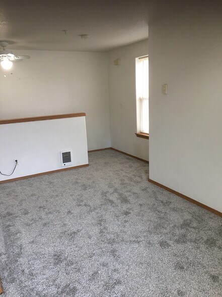 2nd floor - 6205 SE 92nd Ave