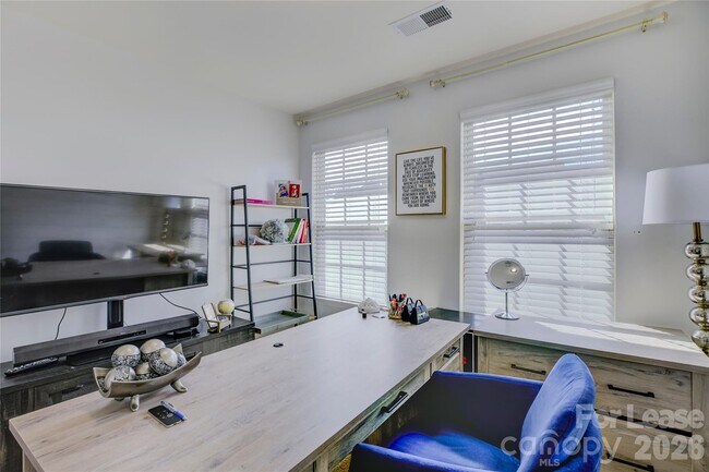 Building Photo - 1731 Evergreen Dr