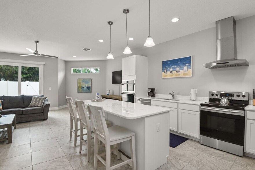 Building Photo - 132 Mediterranean Way