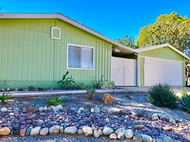 Building Photo - Awesome Updated Single Story in The Darling "Farm" Community of Wildomar, Close to Everything, bu...
