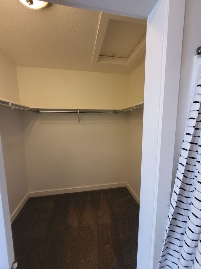 Building Photo - Single Family Home Eagle Mountain