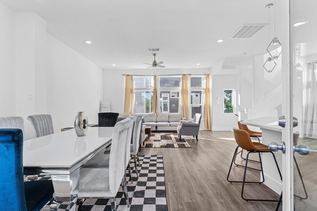 Building Photo - 4013 Ward St