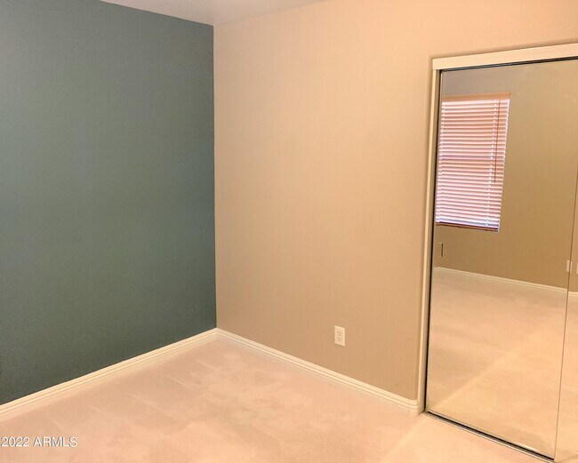 Building Photo - 1273 N Exeter St