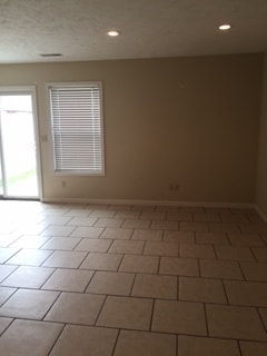 Building Photo - Very Nice 2 bed, 2.5 bath townhouse