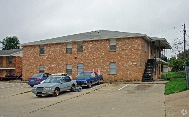 Building Photo - 1204 Urbantke Ct