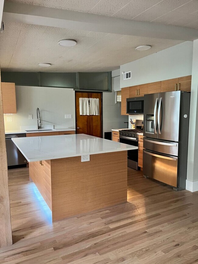 Building Photo - Updated Rancher in Norris!!