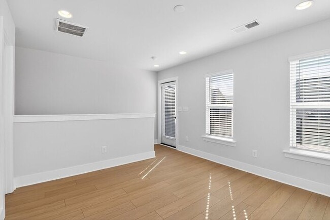 Building Photo - Brand New, Stunning 3BD/3.5BA Townhome on Graham w/ Full Bath on Top Floor! SUMMER SPECIAL! 50% O...
