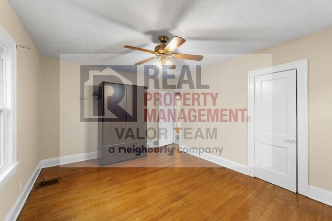 Building Photo - Beautifully maintained 3bd/1.5 bath Coloni...
