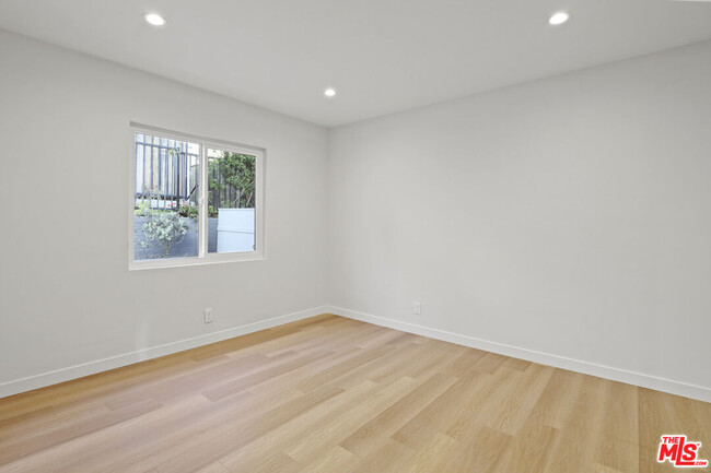 Building Photo - 2521 10th St