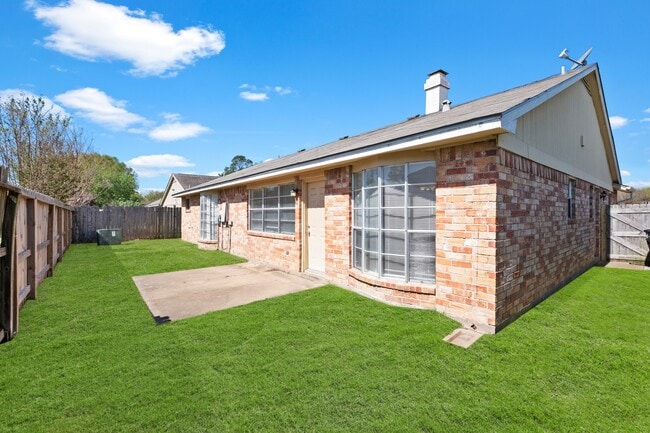 Building Photo - 13211 Gerrards Cross Dr