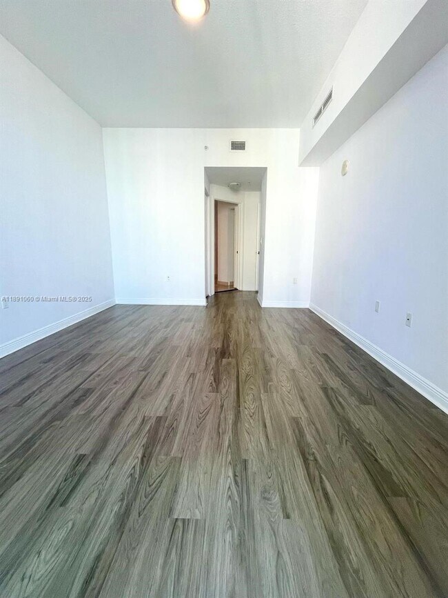 Building Photo - 1745 E Hallandale Beach Blvd