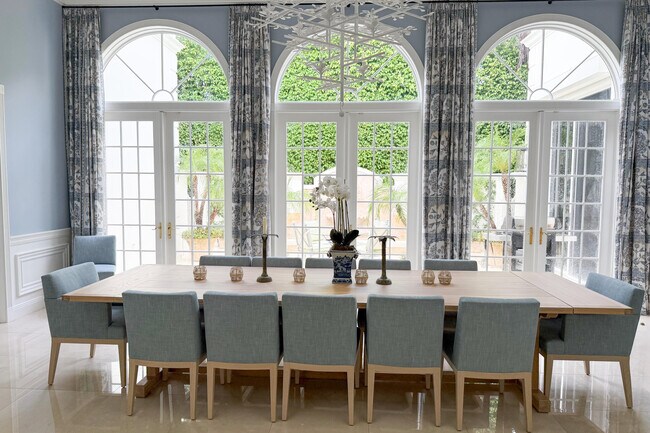 Building Photo - 1494 N Lake Wy