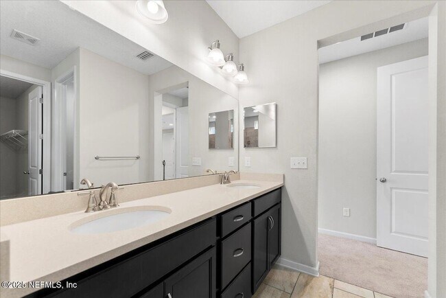 Building Photo - 154 Palisade Dr