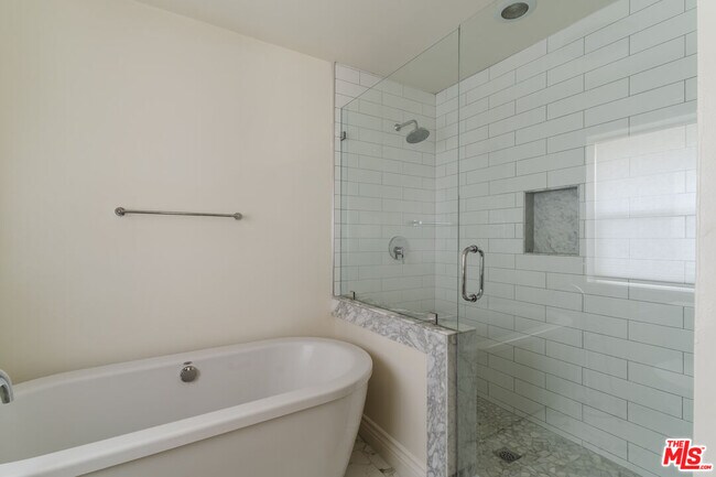 Building Photo - 15514 Del Gado Dr