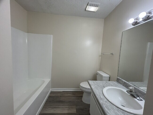 Building Photo - Condo for Rent