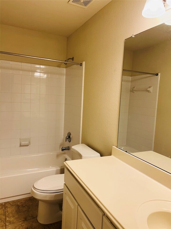 Building Photo - 19318 Brook Village Rd