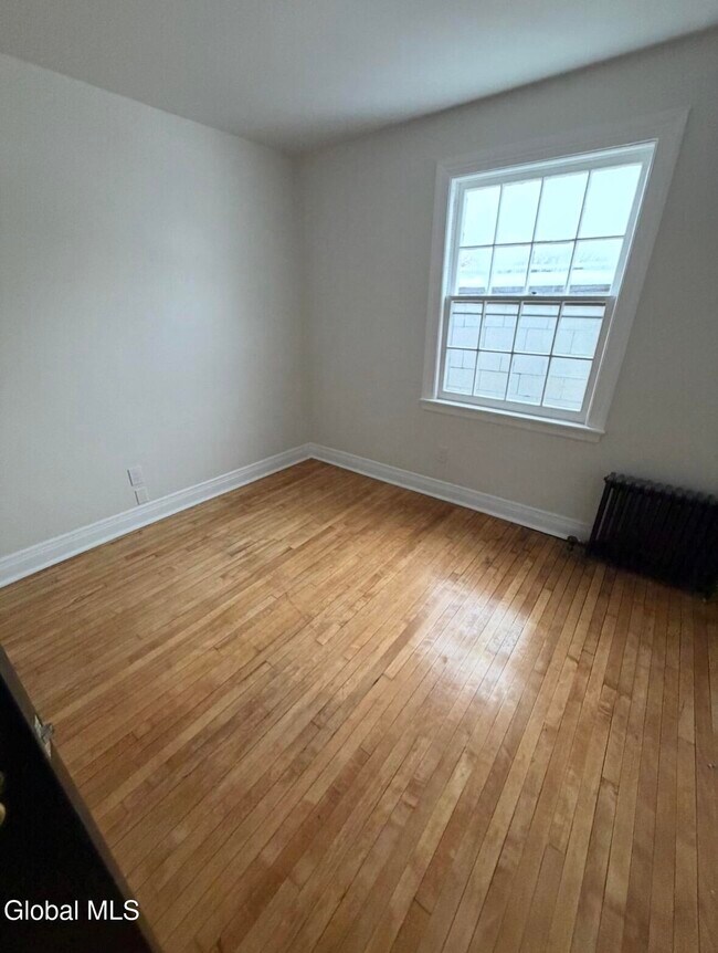 Building Photo - 612 Union St