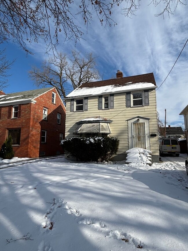 Primary Photo - 3057 Livingston Rd