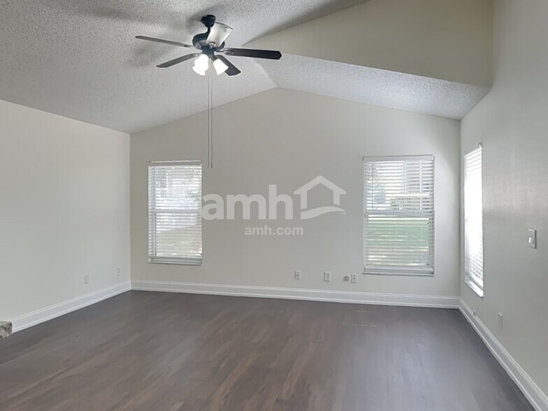 Building Photo - 882 Grand Hughey Ct