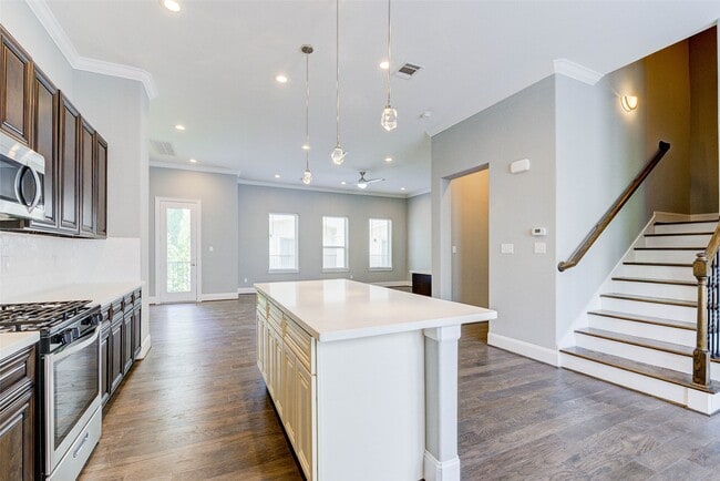 Building Photo - 4605 Nett St