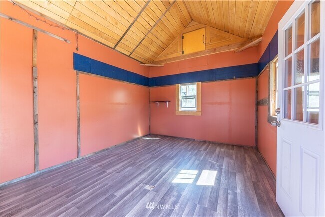 Building Photo - 332 E Prospect St