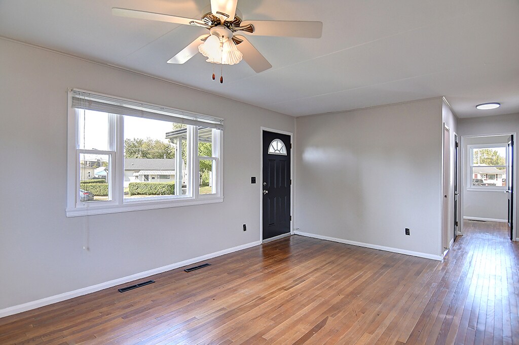 Building Photo - 2665 Elmore Dr