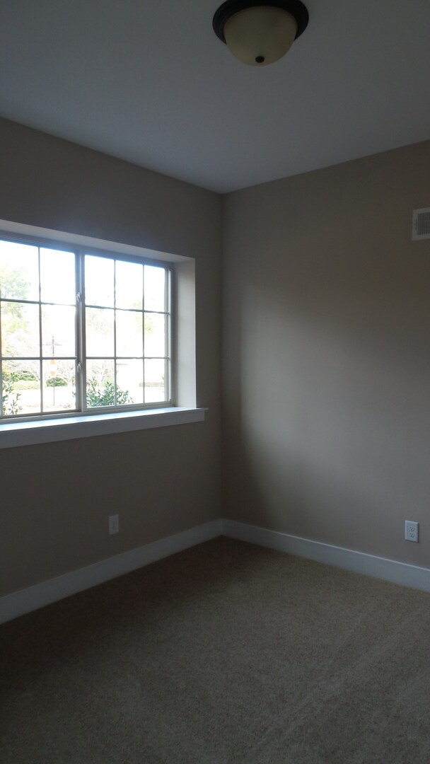 Building Photo - 200 Grande View Cir