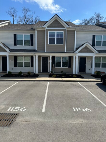 Building Photo - 1156 Tradition Trl