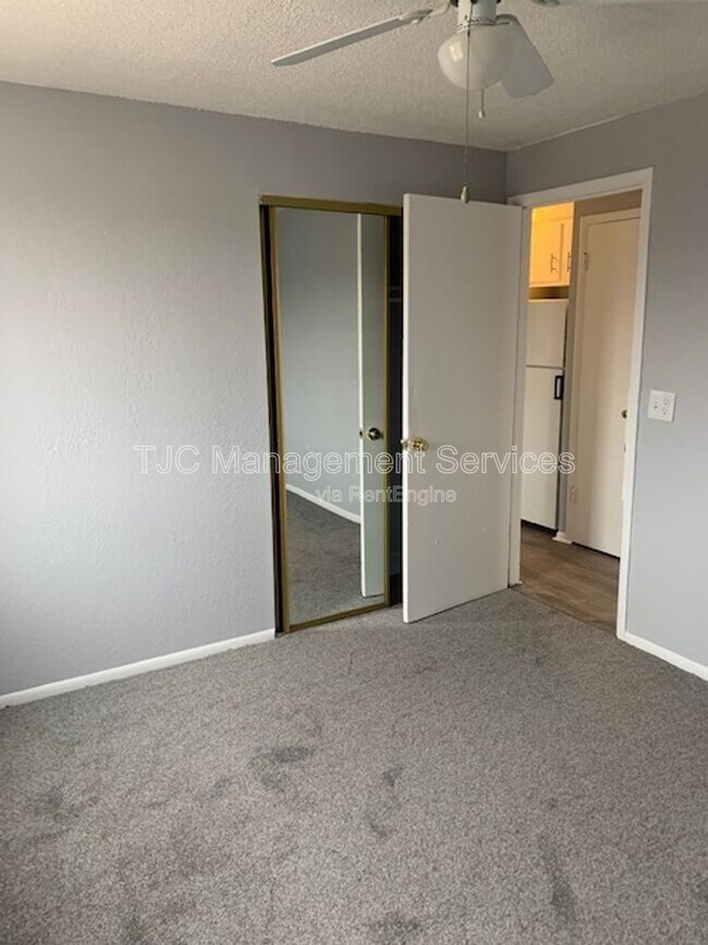 Building Photo - 1138 Corona St