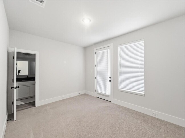 Building Photo - 5632 Bertellis Ln