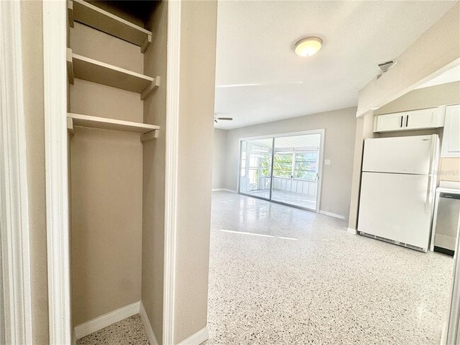 Building Photo - 4528 Floramar Terrace
