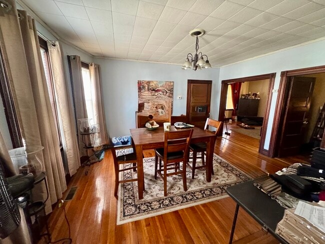 Building Photo - 141 Whitwell St