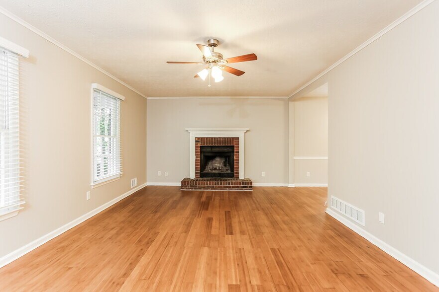 Building Photo - 2280 Whitebluff Way