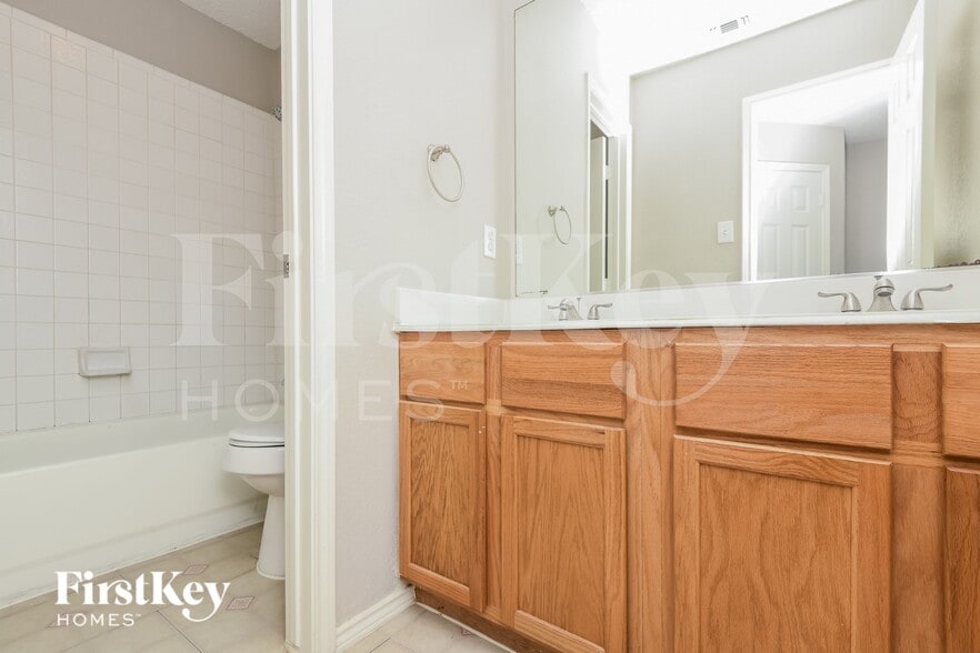 Building Photo - 6224 Bowin Dr