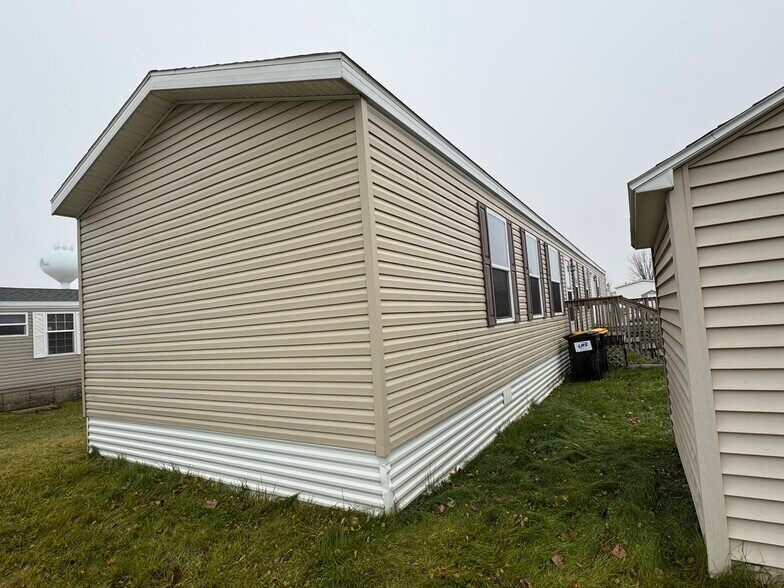 Building Photo - 2022 Mockingbird Pl NW