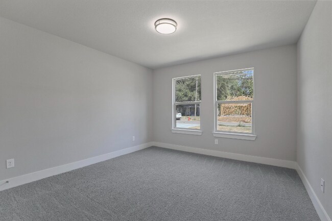 Building Photo - 2327 Harding St