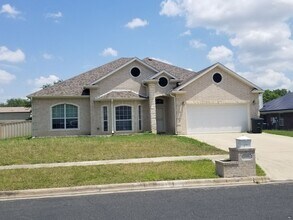 Building Photo - Great Home!