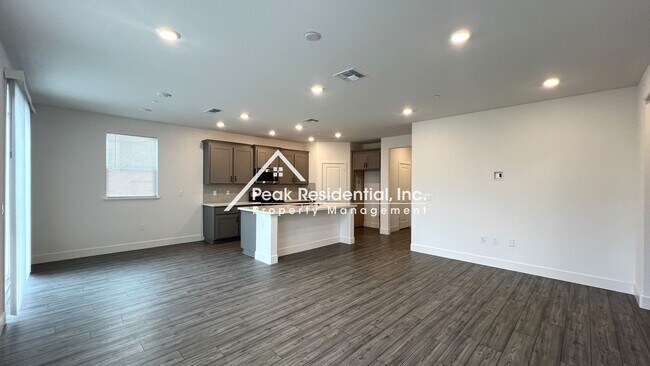 Building Photo - Newer Elk Grove 4bd/3.5ba Home near Big Horn & Poppyridge Rd