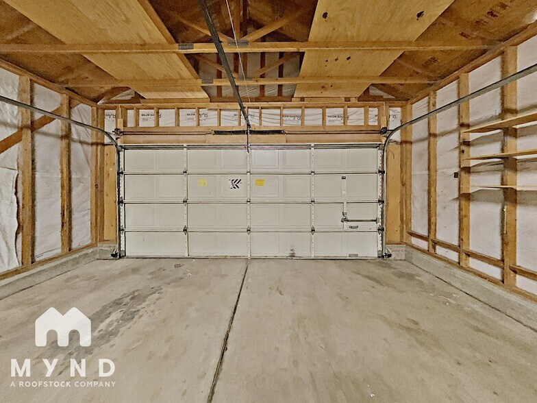 Building Photo - 5922 Shadow Park Dr