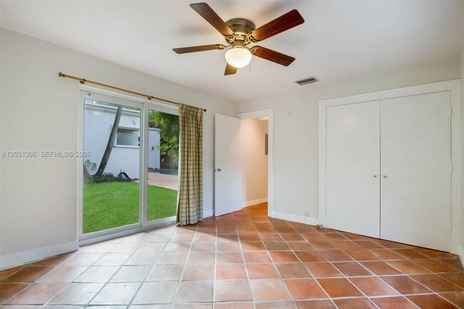 Building Photo - 4051 Ensenada Ave