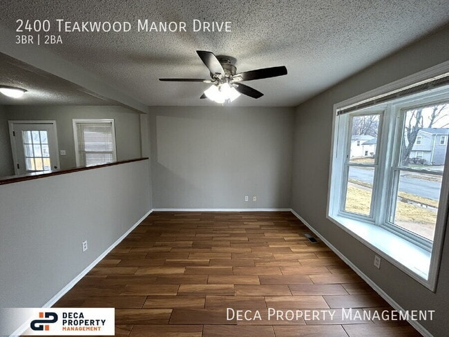 Building Photo - 2400 Teakwood Manor Dr