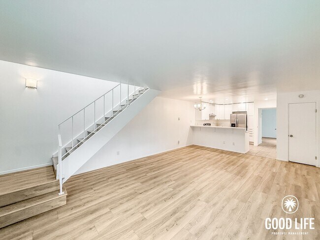 Building Photo - SD: 4BD/2BA Condo in University City with Community Pool, Private Patio & In-Unit Laundry