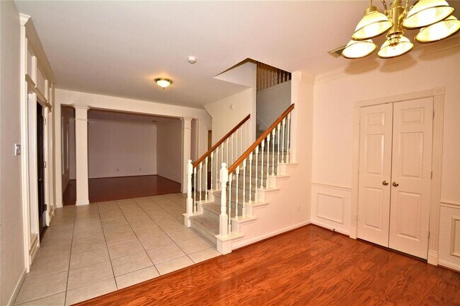 Building Photo - 17315 Marigold Dr