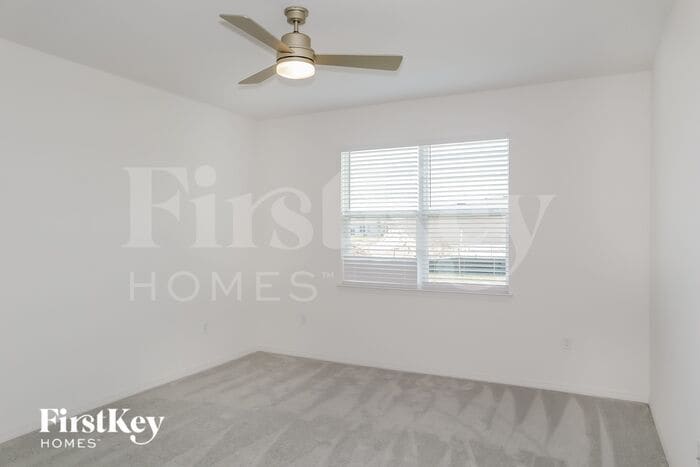 Building Photo - 1611 Isleta Lp