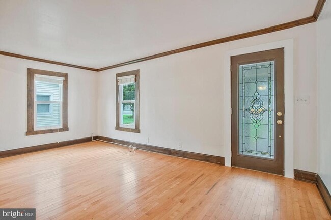 Building Photo - 1009 Tyler Ave