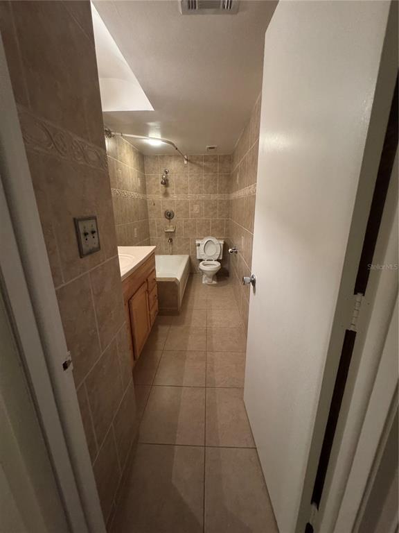 Building Photo - 105 4th Ave NE